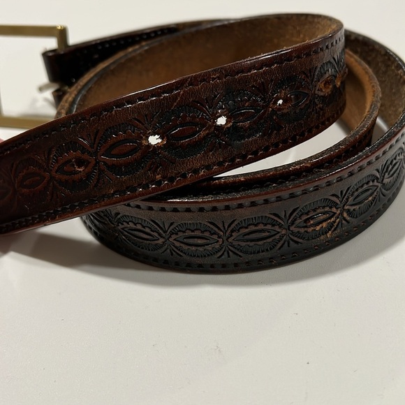 Vintage - brown, leather tooled belt, brass hardware - Picture 3 of 6